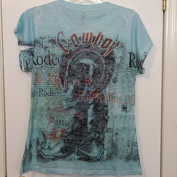 Spring Land Tee - Picture 4 of 4